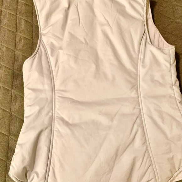 Reversible Puffer Vest w/cool artisan scroll print (Size M slim fit) - Picture 4 of 4